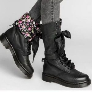 De.Martens Triumph 1914 Floral Interior Leather Combat Boots Ribbon Lace